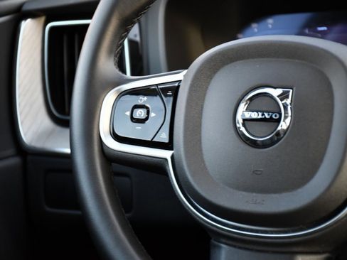 Certified 2025 Volvo XC60 B5 Plus image 20