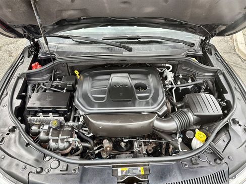 Used 2022 Dodge Durango SXT w/ Anodized Platinum Package image 17