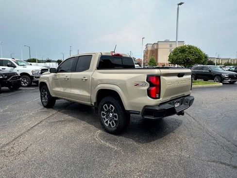 Used 2024 Chevrolet Colorado Z71 w/ Z71 Convenience Package 2 AWD/4WD image 11