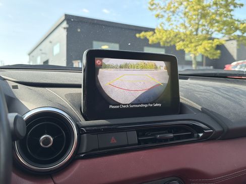 Used 2020 MAZDA MX-5 Miata RF Grand Touring RWD image 18