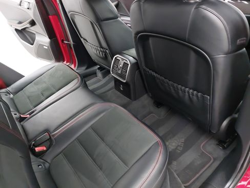 Used 2024 Porsche Macan GTS image 13