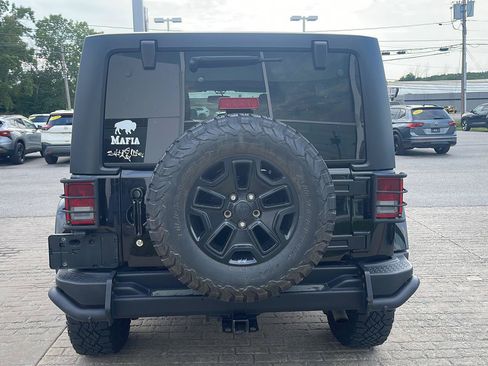 Used 2016 Jeep Wrangler Unlimited Sahara AWD/4WD image 5