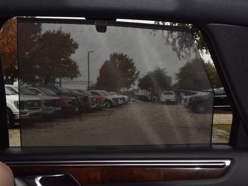 Used 2023 Porsche Macan S image 18