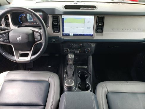 Used 2024 Ford Bronco Outer Banks AWD/4WD image 12