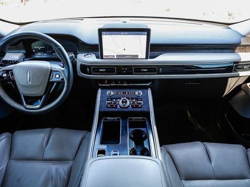 Used 2020 Lincoln Aviator Reserve w/ Equipment Group 202A AWD/4WD image 12