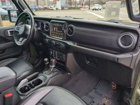 Used 2022 Jeep Wrangler Unlimited Sahara image 34