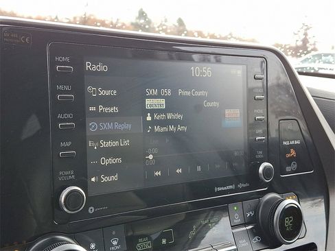 Used 2020 Toyota Highlander XLE image 19