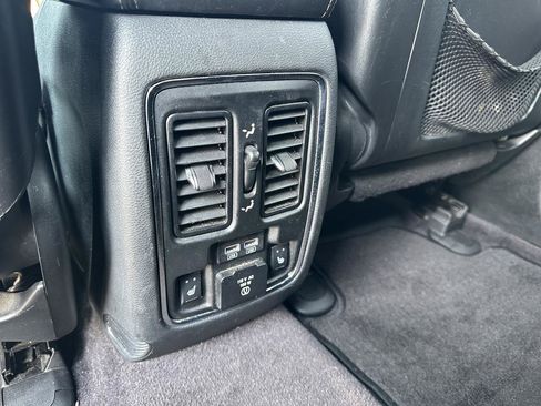 Used 2017 Jeep Grand Cherokee Limited AWD/4WD image 16