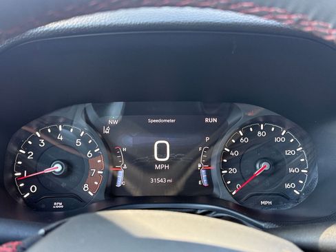 Used 2025 Jeep Compass Trailhawk AWD/4WD image 40