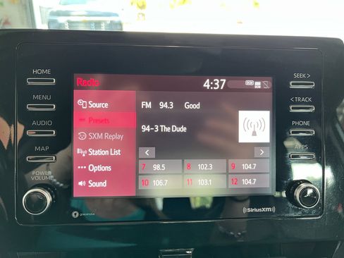 Used 2023 Toyota Camry SE image 19