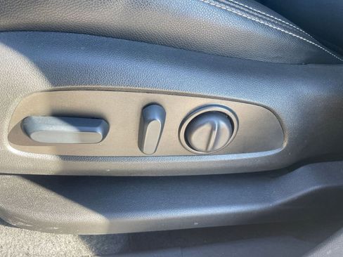 Used 2024 GMC Terrain SLT image 22