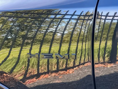 Used 2020 Dodge Durango R/T w/ Technology Group AWD/4WD image 28