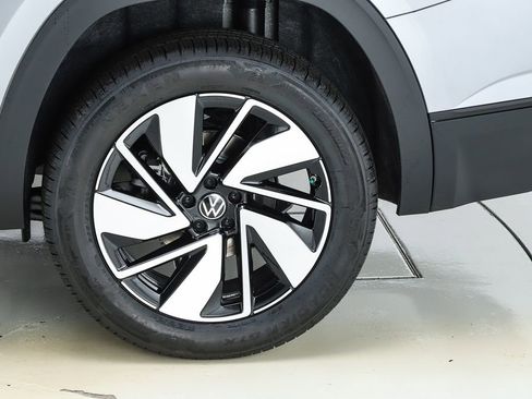 New 2026 Volkswagen Atlas SE image 45