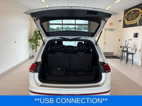 Used 2022 Volkswagen Tiguan SE R-Line FWD image 11