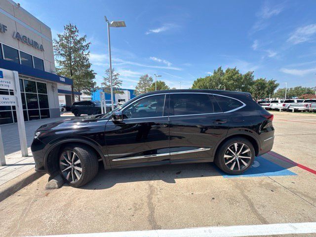 Used 2025 Acura MDX w/ Technology Package FWD image 3