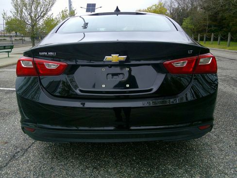 Used 2017 Chevrolet Malibu LT w/ Leather Package FWD image 12