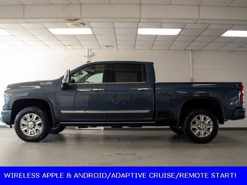 Used 2024 Chevrolet Silverado 3500 High Country w/ Technology Package image 3