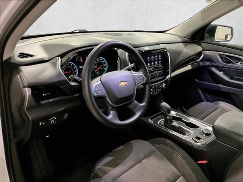 Used 2021 Chevrolet Traverse LS FWD image 14