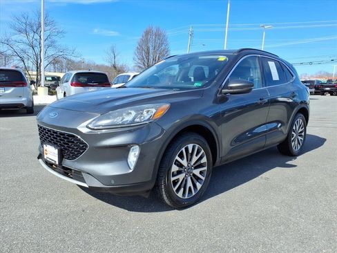 Used 2020 Ford Escape Titanium image 8