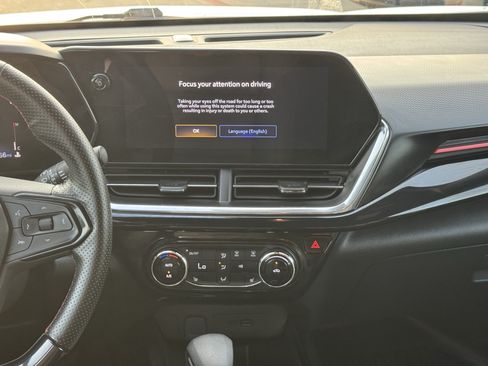 Used 2025 Chevrolet Trax RS w/ Driver Confidence Package FWD image 16