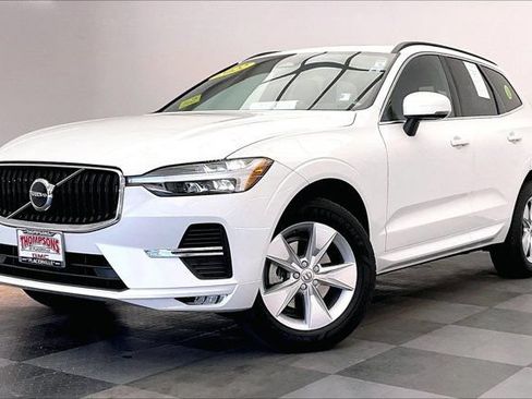 Used 2022 Volvo XC60 B5 Momentum AWD/4WD image 12