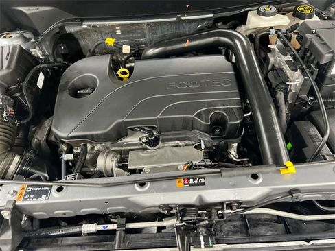 Used 2023 Chevrolet Equinox LS w/ LS Convenience Package image 24