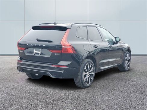 Certified 2025 Volvo XC60 B5 Plus image 4