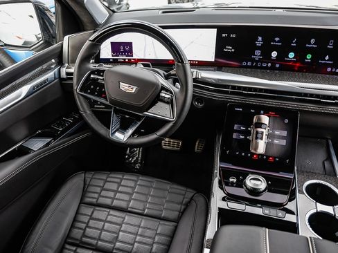 Used 2025 Cadillac Escalade V AWD/4WD image 15