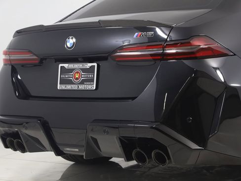 Used 2025 BMW M5 w/ Executive Package image 75