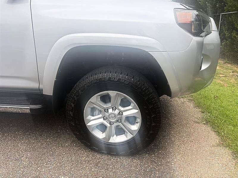 Used 2018 Toyota 4Runner SR5 Premium AWD/4WD image 33