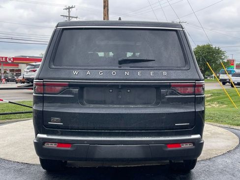 Used 2022 Jeep Wagoneer Series II w/ Convenience Group I AWD/4WD image 6
