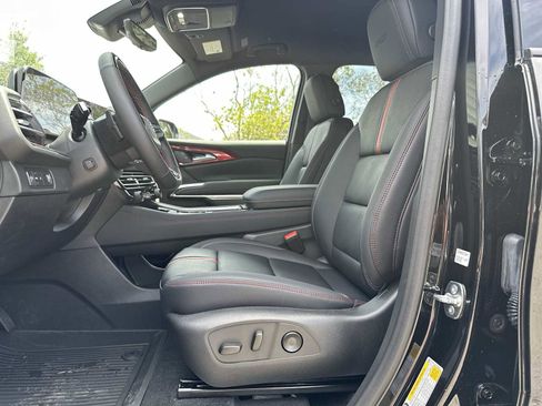 New 2026 Chevrolet Traverse RS w/ LPO, Floor Liner Package FWD image 2