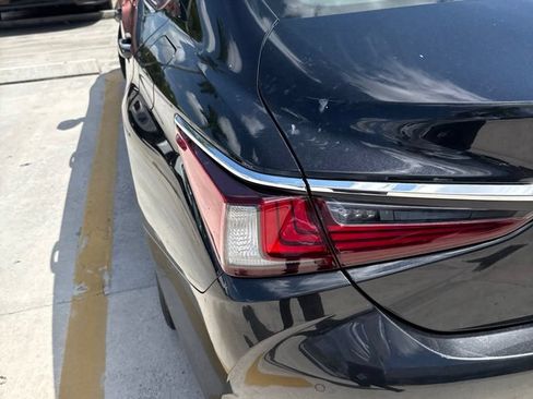 Used 2023 Lexus ES 350 w/ Premium Package FWD image 7