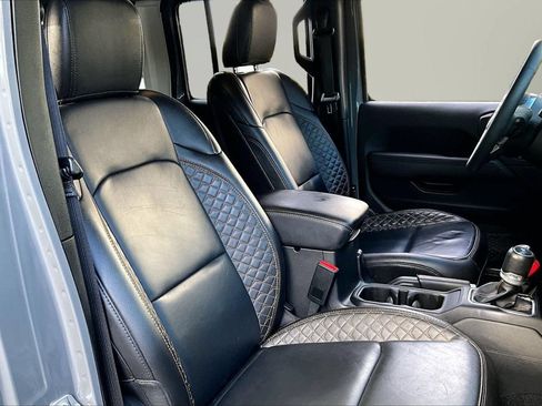 Used 2023 Jeep Wrangler Unlimited Sahara AWD/4WD image 22