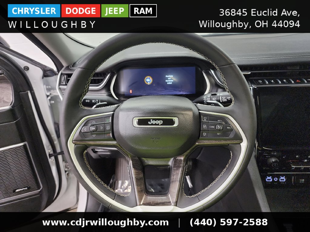 Used 2023 Jeep Grand Cherokee Limited w/ Luxury Tech Group II AWD/4WD image 17