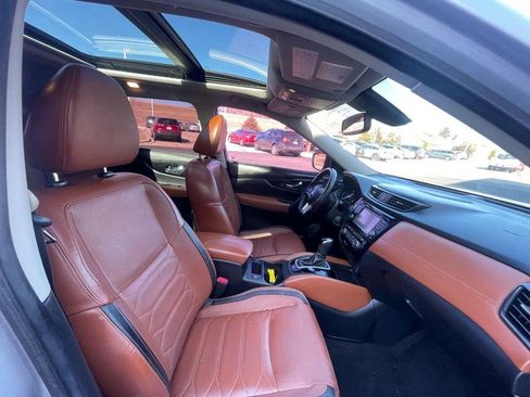 Used 2017 Nissan Rogue SL w/ SL Premium Package image 8