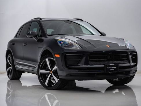 Certified 2026 Porsche Macan AWD/4WD image 8