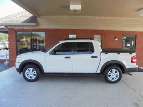 Used 2010 Ford Explorer Sport Trac XLT RWD image 1