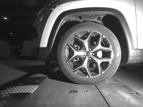 Used 2025 Jeep Compass Limited image 12