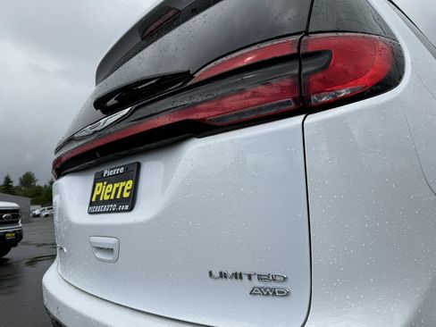 Used 2021 Chrysler Pacifica Limited w/ Premium & Safety Sphere Group AWD/4WD image 27