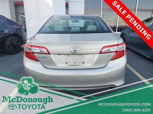 Used 2014 Toyota Camry LE image 5