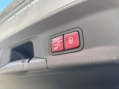 Used 2023 Mercedes-Benz GLC 43 AMG GLC 43 AMG image 28