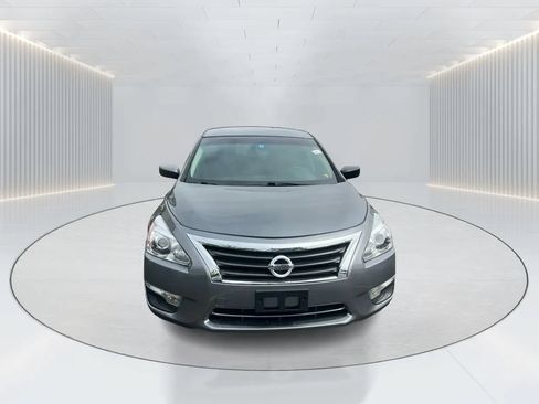 Used 2014 Nissan Altima 2.5 S w/ Sport Value Package FWD image 2