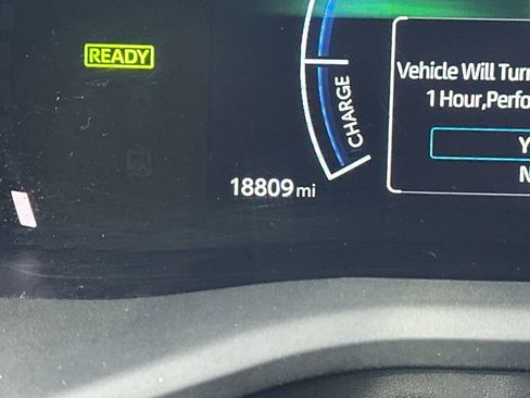 Used 2025 Toyota Camry SE image 21