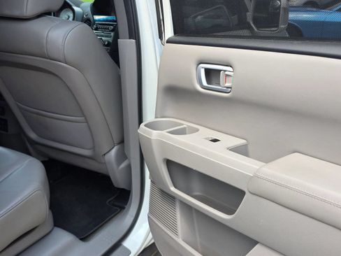 Used 2015 Honda Pilot Touring image 17