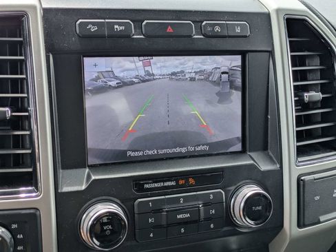 Used 2020 Ford F150 Lariat w/ Equipment Group 502A Luxury AWD/4WD image 20