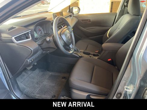 Used 2025 Toyota Corolla LE image 2