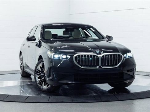 New 2026 BMW 530i xDrive w/ Premium Package image 5