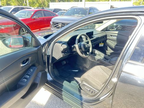 Used 2024 Honda Accord EX image 10