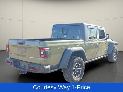 Used 2025 Jeep Gladiator Rubicon w/ Technology Group AWD/4WD image 9